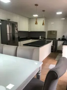 Sobrado com 4 Quartos para venda ou aluguel, 253m² no Conceição, Osasco