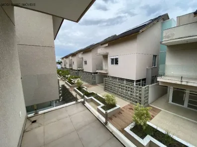 Casa de Condomínio com 3 Quartos para venda ou aluguel, 500m² no Vila Oliveira, Mogi das Cruzes