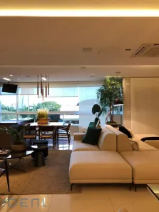 Apartamento com 4 Quartos para alugar, 238m² no Zona 01, Maringá
