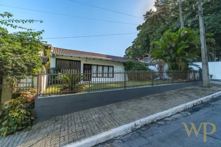 Casa com 3 Quartos à venda, 150m² no Atiradores, Joinville