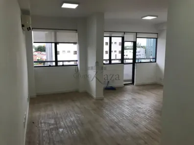 Sala Comercial à venda, 37m² no Centro, São José dos Campos