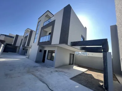 Sobrado com 3 Quartos à venda, 134m² no Hauer, Curitiba