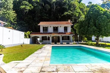 Casa de Condomínio com 5 Quartos para alugar, 300m² no Carlos Guinle, Teresópolis