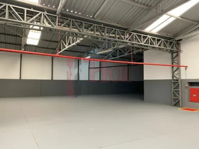 Galpão/Depósito/Armazém para alugar, 1390m² no Luz, São Paulo