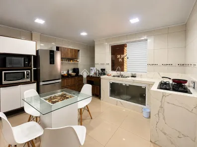 Casa com 4 Quartos à venda, 200m² no Jardim Algarve, Alvorada
