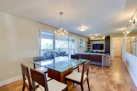 Apartamento com 3 Quartos para alugar, 126m² no Santo Amaro, São Paulo