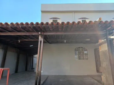Casa com 4 Quartos para alugar, 180m² no Jardim América, Belo Horizonte