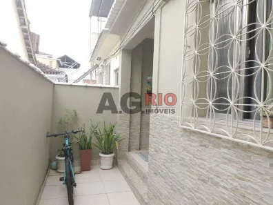 Casa com 4 Quartos à venda, 48m² no Vila Valqueire, Rio de Janeiro