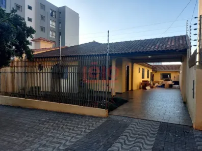 Casa com 4 Quartos à venda, 227m² no Zona 07, Maringá