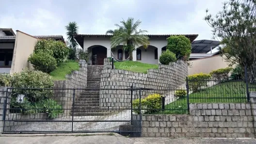 Casa com 3 Quartos para alugar, 200m² no Jardim Maluche, Brusque