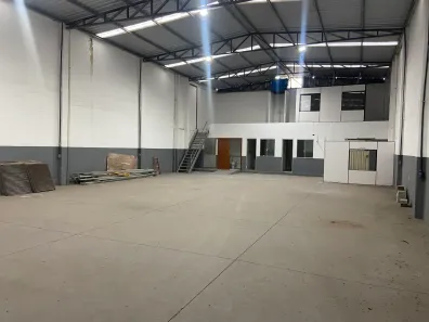 Galpão/Depósito/Armazém para alugar, 300m² no Alterosas, Serra