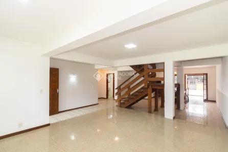 Casa com 4 Quartos para alugar, 260m² no Serraria, Porto Alegre
