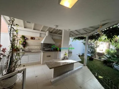 Casa de Condomínio com 4 Quartos à venda, 200m² no Tamboré, Santana de Parnaíba