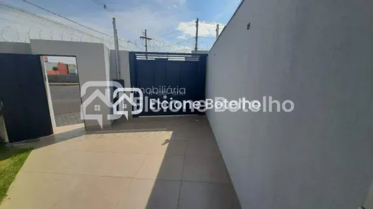 Casa com 2 Quartos para alugar, 90m² no Novo Mundo, Uberlândia