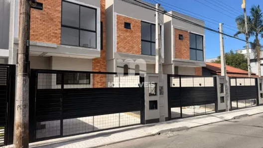Sobrado com 3 Quartos à venda, 104m² no São João, Itajaí