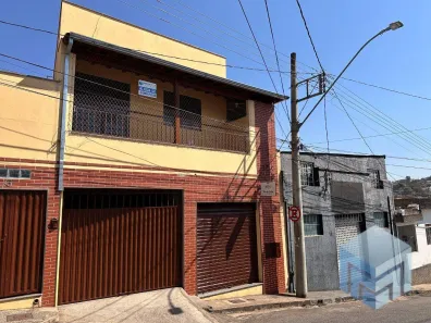 Sobrado com 3 Quartos à venda, 106m² no Centro, Varginha