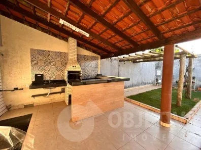 Casa com 2 Quartos para alugar, 150m² no Jardim Ipanema, Uberlândia