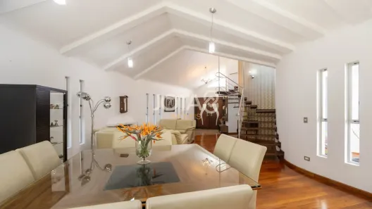 Casa de Condomínio com 4 Quartos à venda, 243m² no Santa Felicidade, Curitiba