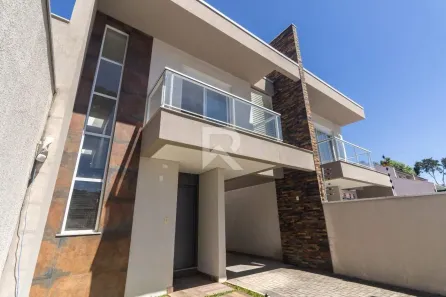 Sobrado com 4 Quartos à venda, 180m² no Pilarzinho, Curitiba