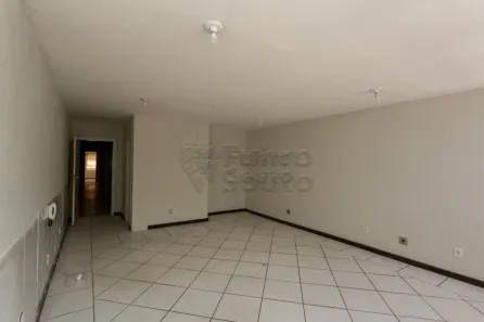 Sala Comercial para alugar, 36m² no Centro, Pelotas