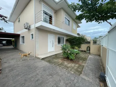 Casa com 3 Quartos à venda, 195m² no Campeche, Florianópolis