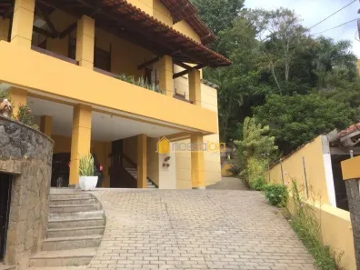 Casa de Condomínio com 4 Quartos à venda, 480m² no Itacoatiara, Niterói