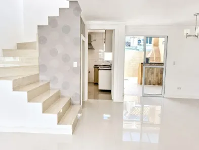 Sobrado com 3 Quartos à venda, 116m² no Uberaba, Curitiba