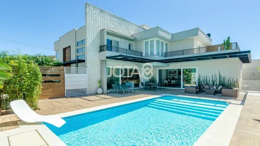 Casa com 3 Quartos à venda, 360m² no Butiatuvinha, Curitiba