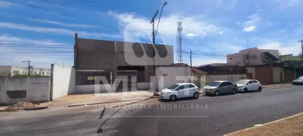 Casa com 1 Quarto para alugar, 700m² no Bom Jesus, Uberlândia