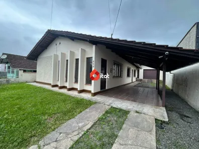 Casa com 2 Quartos para alugar, 120m² no Centro, Jaraguá do Sul