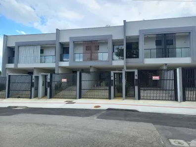 Sobrado com 3 Quartos à venda, 105m² no Bom Retiro, Joinville