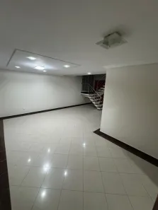 Casa de Condomínio com 4 Quartos para alugar, 400m² no Aleixo, Manaus