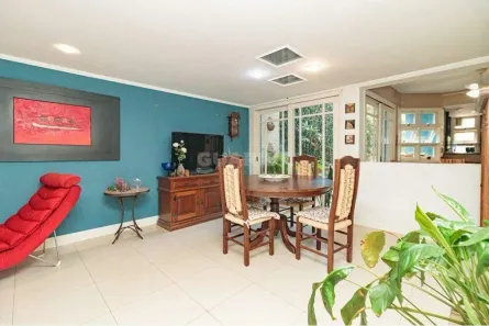 Casa com 4 Quartos para alugar, 368m² no Chácara das Pedras, Porto Alegre