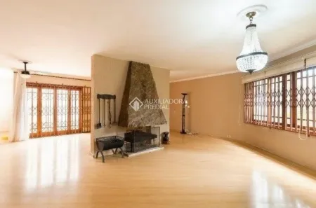Casa com 3 Quartos para alugar, 250m² no Vila Assunção, Porto Alegre