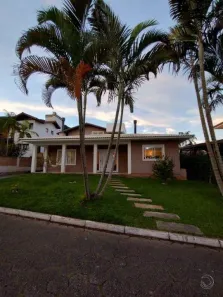 Casa com 5 Quartos à venda, 328m² no Sambaqui, Florianópolis
