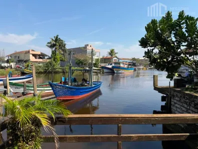 Casa com 2 Quartos à venda, 139m² no Centro, Balneário Barra do Sul