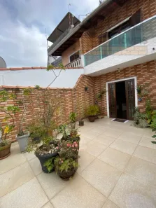 Casa com 3 Quartos à venda, 156m² no Jardim América, Taboão da Serra