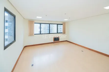 Sala Comercial à venda, 40m² no Três Figueiras, Porto Alegre