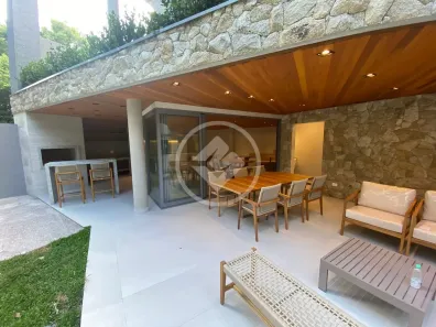 Casa de Condomínio com 3 Quartos à venda, 275m² no Santa Felicidade, Curitiba