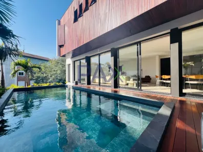 Casa com 3 Quartos à venda, 484m² no Cacupé, Florianópolis