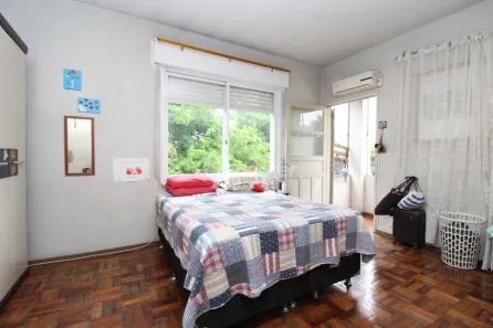Casa com 3 Quartos à venda, 240m² no Navegantes, Porto Alegre