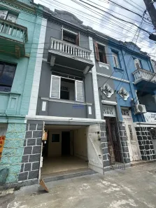 Sobrado com 5 Quartos à venda, 251m² no Vila Mathias, Santos