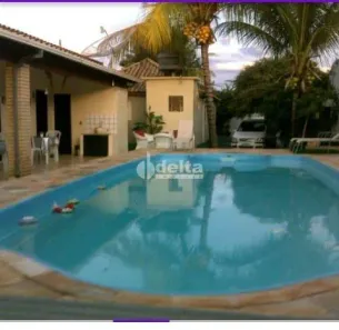 Casa com 4 Quartos à venda, 260m² no Presidente Roosevelt, Uberlândia