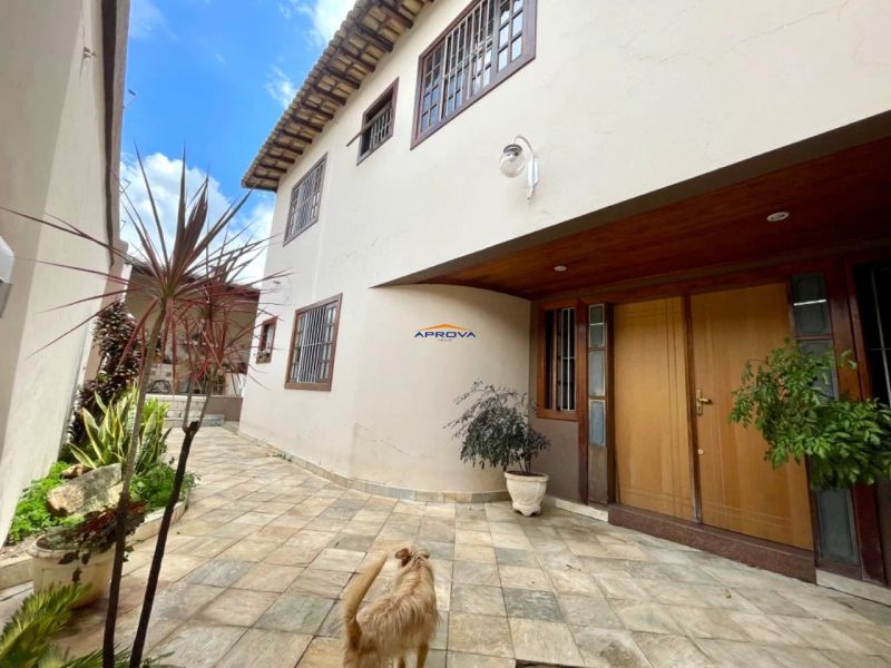 Casa com 3 quartos — Alípio de Melo, Belo Horizonte