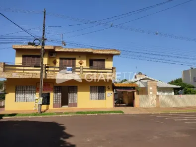 Sobrado com 3 Quartos à venda, 200m² no Vila Industrial, Toledo
