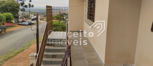 Sobrado com 3 Quartos à venda, 190m² no Chapada, Ponta Grossa
