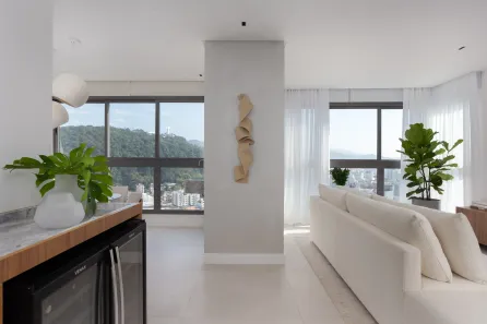 Apartamento com 3 Quartos para alugar, 122m² no Centro, Balneário Camboriú