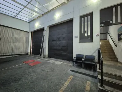 Prédio Comercial com 10 Quartos à venda, 550m² no Quarta Parada, São Paulo