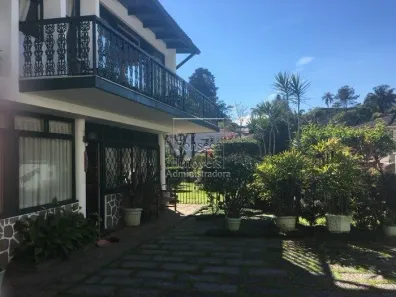 Casa com 4 Quartos à venda, 430m² no Valparaíso, Petrópolis