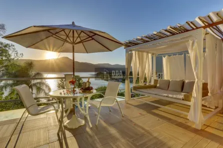 Ponto Comercial com 6 Quartos à venda, 6000m² no Barra da Lagoa, Florianópolis